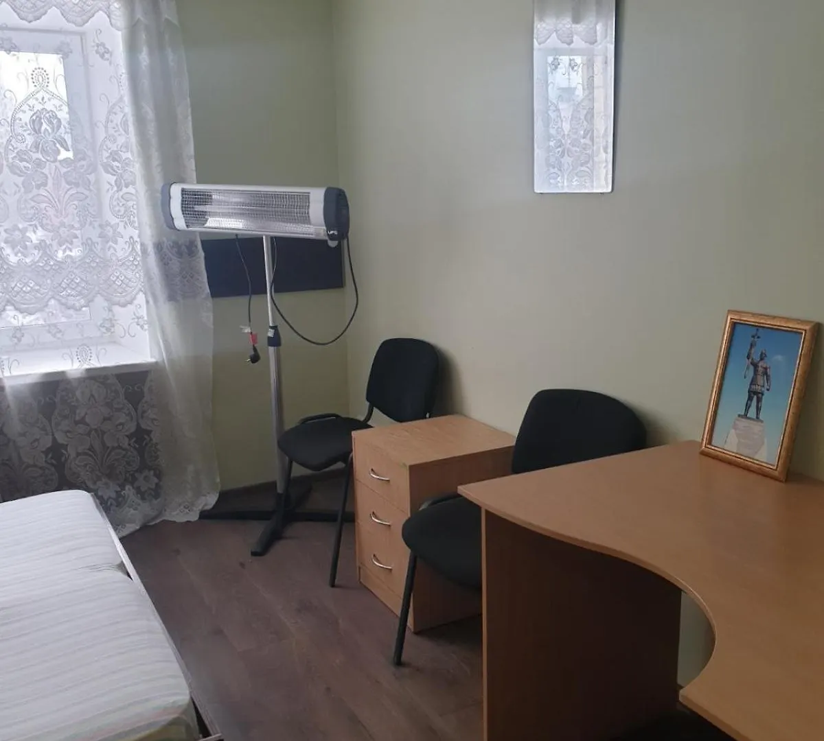 Hostel Krone Gok Zatishok Kyiv Ukraine